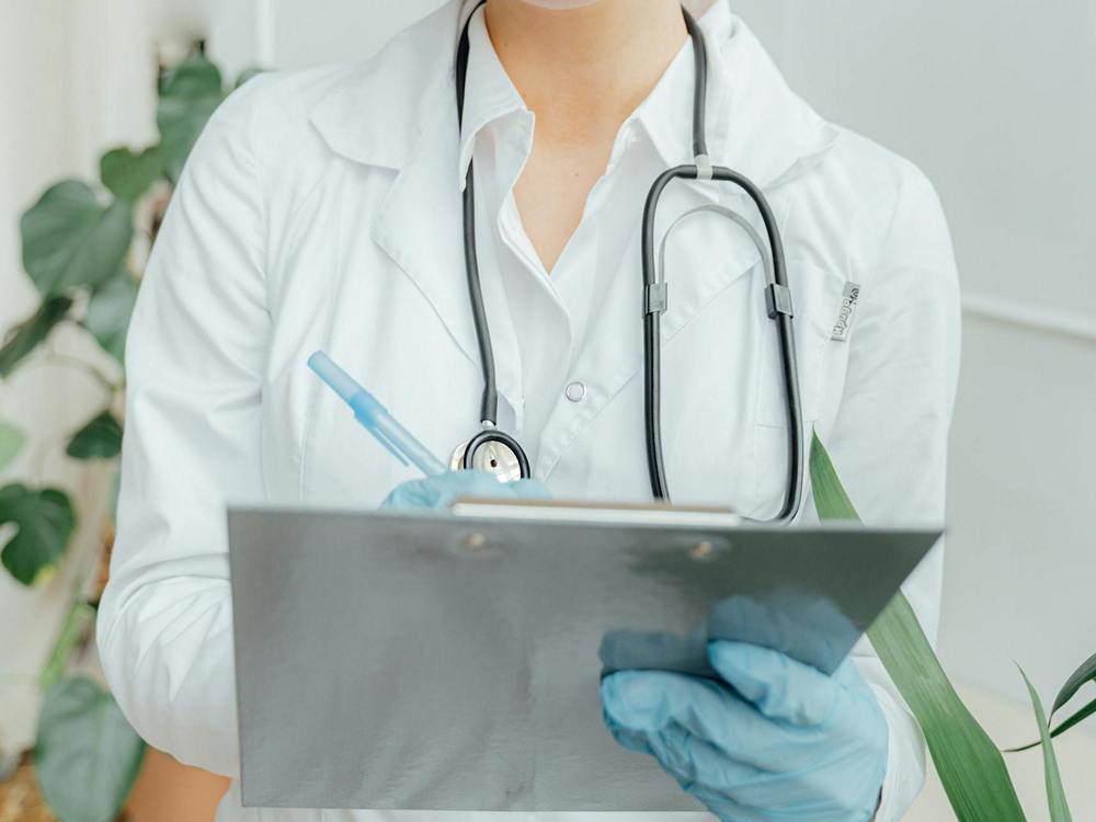 Comparați metodele de tratament pentru părul LSS